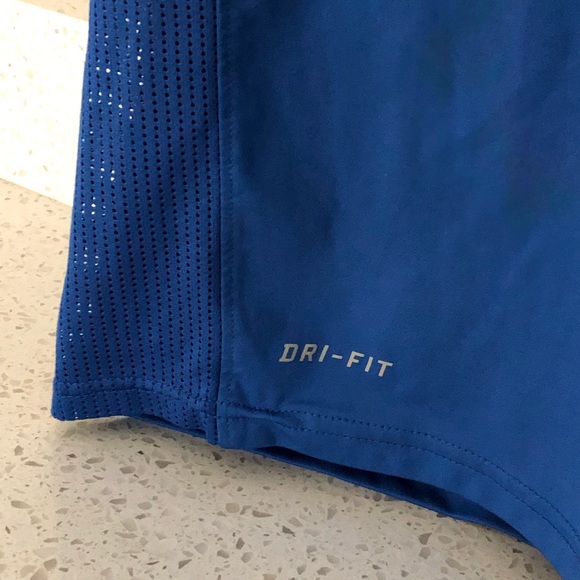 Nike Dri-Fit blue short sleeved athletic shirt - Picture 3 of 7